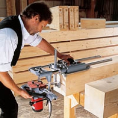 Точное фрезерование для высококачественных соединений с металлическими закладными в инженерных деревянных сооружениях.
